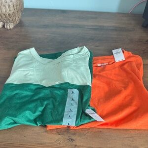Old Navy Boys Green and Orange T-Shirts